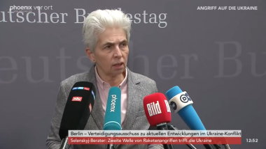 Marie-Agnes Strack-Zimmermann vor dem Verteidigungsausschuss