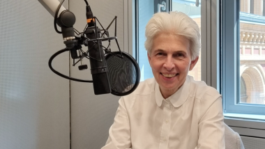 Marie-Agnes Strack-Zimmermann bei unter 3